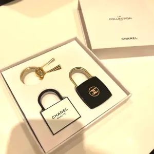 CHANEL LA COLLECTION Neuheit Cadena Schlüsselhalter Schlüsselring wz/Box super selten kostenloser Versand - Bild 1 von 5