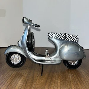 Vintage Vespa Xonex 1:6 Scale Model - Limited Edition Rally Motor Scooter  #1530 - Picture 1 of 17