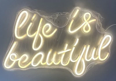 LED Leuchtreklame Life is Beautiful USB Nachtlicht Wanddeko Kettenlicht - Bild 1 von 4