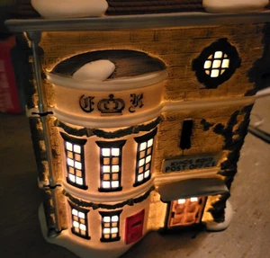 Ufficio postale Dept 56 Dickens Village King's Road #58017 nuovo con scatola - ritirato 1998 - Foto 1 di 17