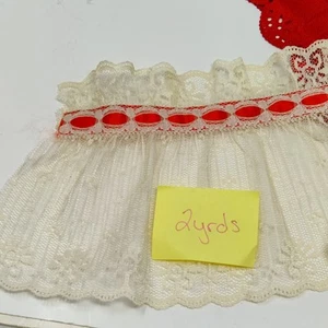 Cinta de estatina roja con volantes de encaje de 5,25" con rojo 2 yardas (poliéster) floral de colección - Imagen 1 de 5