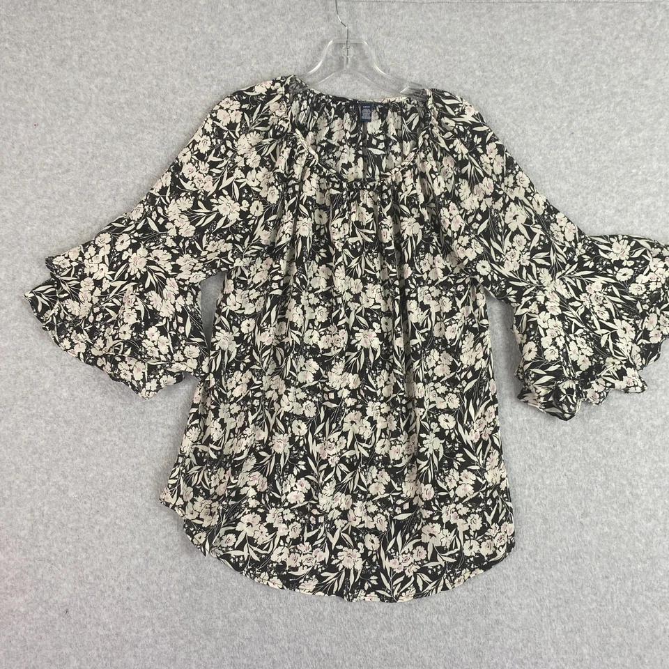 Blusa Chaps Top Feminina Tamanho P Preta Floral Enrugada Manga 3/4 Babado Leve - Imagem 1 de 4