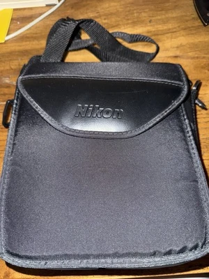 Estuche blando Nikon con correa de transporte negro nailon cámara binoculares gancho/cierre de bucle Foto 1 de 4