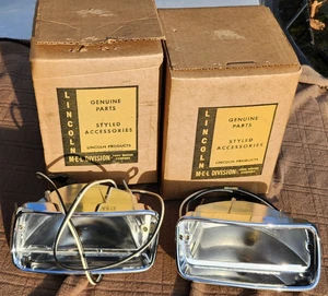 NOS 1960 LINCOLN CONTINENTAL PREMIERE FRONT PARKING LAMP LIGHT ASSEMBLIES - Picture 1 of 6