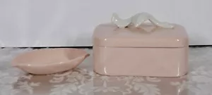 RARO! LENOX LT ROSA + MANICO FLEUR-DE-LIS BIANCO SPORCO SCATOLA SIGARETTE E SET POSACENERE - Foto 1 di 12