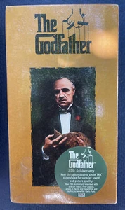 THE GODFATHER Factory Sealed VHS. 1997 Gold Box, 2-Tape Set W/ Bonus Interviews. - Foto 1 di 7