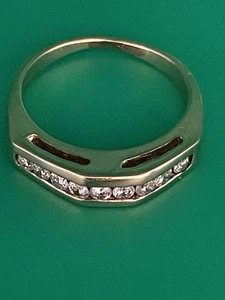 Beautiful 14K Solid Yellow Gold Ring, Band With Natural Diamonds, Size 5.25. - Picture 1 of 7