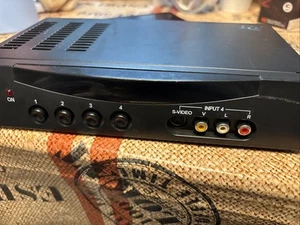 PHILLIPS 4+ Video Input Source Selector Switch w/ S-Video RF Modulator #PM61151 - Picture 1 of 4