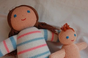 Neu * Strick-Puppe * Puppe gestrickt * Handarbeit * 29 cm * Set * Mama Baby - Bild 1 von 2