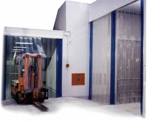 4m (w) x 2,25m (d) - Kit de tiras de PVC / tiras de puerta - Tiras de 400 mm x 4 mm - Imagen 1 de 4