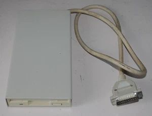 Amiga 500 externes Diskettenlaufwerk - gebraucht - geprüft, i.o. - Bild 1 von 2