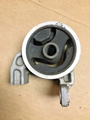 2010 HYUNDAI ACCENT ENGINE MOTOR MOUNT OEM - Image 1 of 4