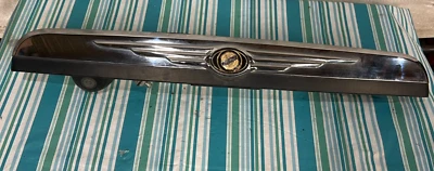 2008- 2010 Chrysler Town & Country Tailgate Trim w/ Camera Panel 05109538AC B40 Foto 1 de 4