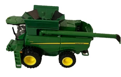 Ertl 1/64 John Deere 6910 Forage Harvester - Image 1 of 4