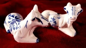 Par de agitadores de sal y pimienta de cerámica para vaca decorados con Holanda azul - Imagen 1 de 8