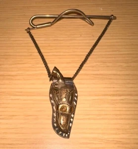 Gun and Holster Emblem Tie Bar Clip Clasp Gold Tone Metal with Chain ~1-1/2" - Picture 1 of 2