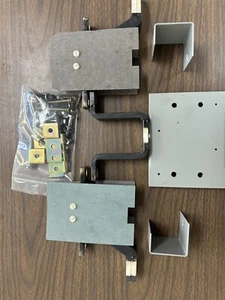 Kit de hardware de montaje de disyuntor cuadrado D doble rama KAP/KHP IEM - Imagen 1 de 2