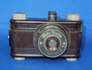 VINTAGE 1948 PHOTO MASTER BAKELITE MINIATURE CAMERA 50MM ROLLAX LENS - Picture 1 of 9