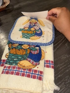 Vintage Cecil Saydah Country Garden Kaninchen Küchentuch & 2 Topflappen Neu - Bild 1 von 6