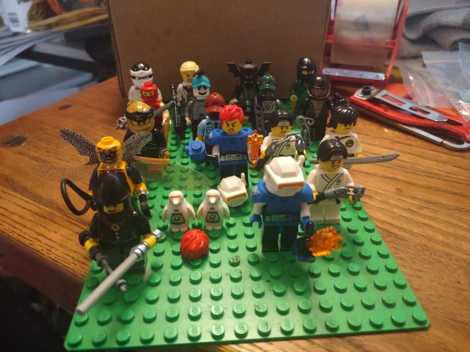 Lego Minifigura Lote De 17 Ninja Armado, Caballero, Luchadores Foto 1 de 4