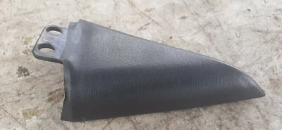 93-96 Infiniti Q45 Driver Puerta Trasera Izquierda Esquina Ventana Cubierta Foto 1 de 3