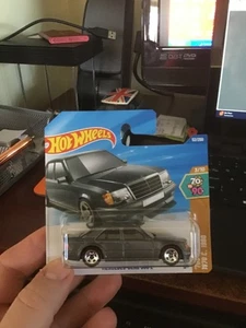 HOT WHEELS MERCEDES BENZ 900E  DIE CAST CAR BIRTHDAY CHRISTMAS PRESENT TOY - Picture 1 of 1