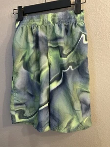 Nike Boys L 12 13yrs Green Black Swim Trunks Drawstring Mesh Inside Pocket N - Picture 1 of 7