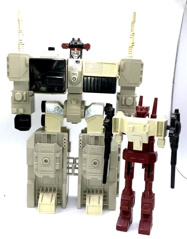 Vintage G1 Transformers Metroplex Base Scamper Black Car Near Complete Cover