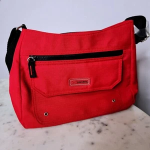 Candie's 90s/Y2K Crossbody Bag Cherry Red Fronttasche leichte Handtasche NEU - Bild 1 von 15
