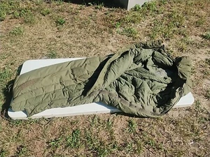 Military Extreme Cold Weather Vintage Sleeping Bag - Picture 1 of 5