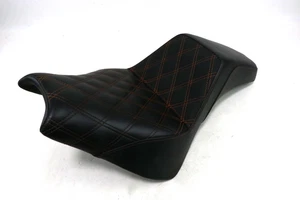 Harley-Davidson Saddlemen Sitz Fahrer Schwarz/Orange Driver Seat Fat Bob 18-24 - Picture 1 of 7