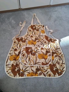 Vintage Retro St Michael's Floral Apron - Picture 1 of 3