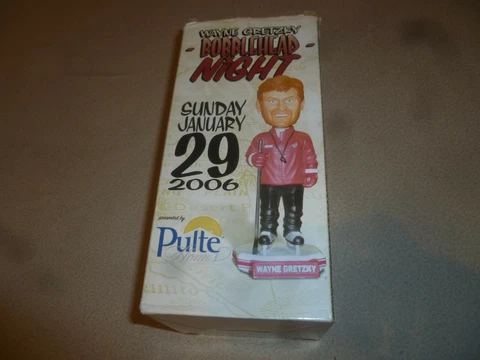 NEW WAYNE GRETZKY #99 BOBBLE HEAD NIGHT PHOENIX COYOTES PULTE HOMES NHL PROMO Cover