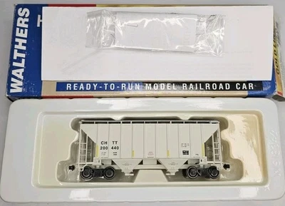 932-5382 Walthers Gold Line Union Pacific CHTT 2-Bay Covered Hopper - Image 1 of 4