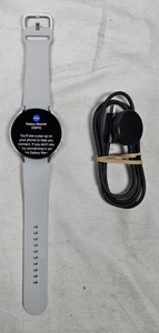 Samsung Galaxy Watch 6 SM-R955U 44mm Wi-Fi Smartwatch Fitness Tracker Argent - Photo 1 sur 6