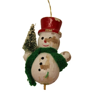 Pequeño adorno de Navidad de madera pequeño muñeco de nieve rojo sombrero árbol - Imagen 1 de 4