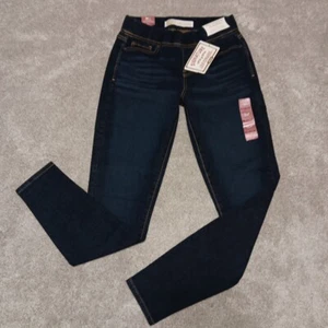 Signature Levi Strauss Gold Womens Jeans Totally Shaping Pull On Skinny Sz 2M - Picture 1 of 16