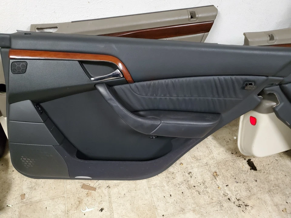 03-04-05-2006 MERCEDES-BENZ W220 S430 S500 PANEL PUERTA INTERIOR DERECHA NEGRO Foto 1 de 1
