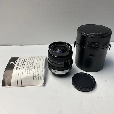 Sigma Mini-Wide Angle 28mm 1:2.8 f=28mm w/ Case And Manual - Image 1 of 4