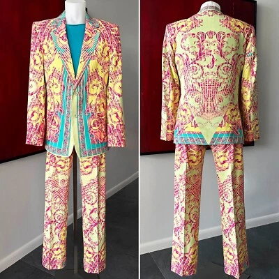 GIANNI VERSACE silk 2 button two-piece suit Baroque print size 50 from S/S 2001 - Image 1 of 4