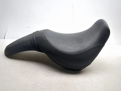 06-16 Kawasaki Vulcan 900 VN900C Full One Piece Driver Passenger Seat - Image 1 of 4