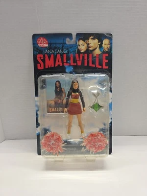 DC DIRECT WB Smallville Lana Lang Fully Poseable Action Figure W/Collectors Card - Image 1 of 4