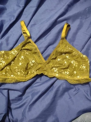 Bralette de encaje sin forro floral verde Auden XXL hada romántica  Foto 1 de 4