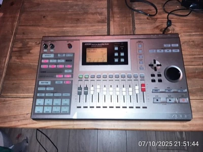 ZOOM MRS-1044  Multitrack Recorder, PSU, Padded Case - Image 1 of 4