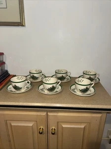 6 Sets of Vintage Spode Christmas Tree Cups & Saucers S3324 Made In England - Picture 1 of 7