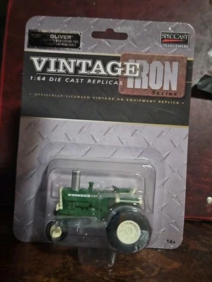 1/64 Oliver 2255 2WD with Duals & Fender Tanks SCT462 - Image 1 of 2