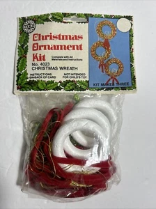 Vintage Holiday CHRISTMAS WREATH Ornament Kit...#4023...Makes 3...Unopened! - Picture 1 of 6