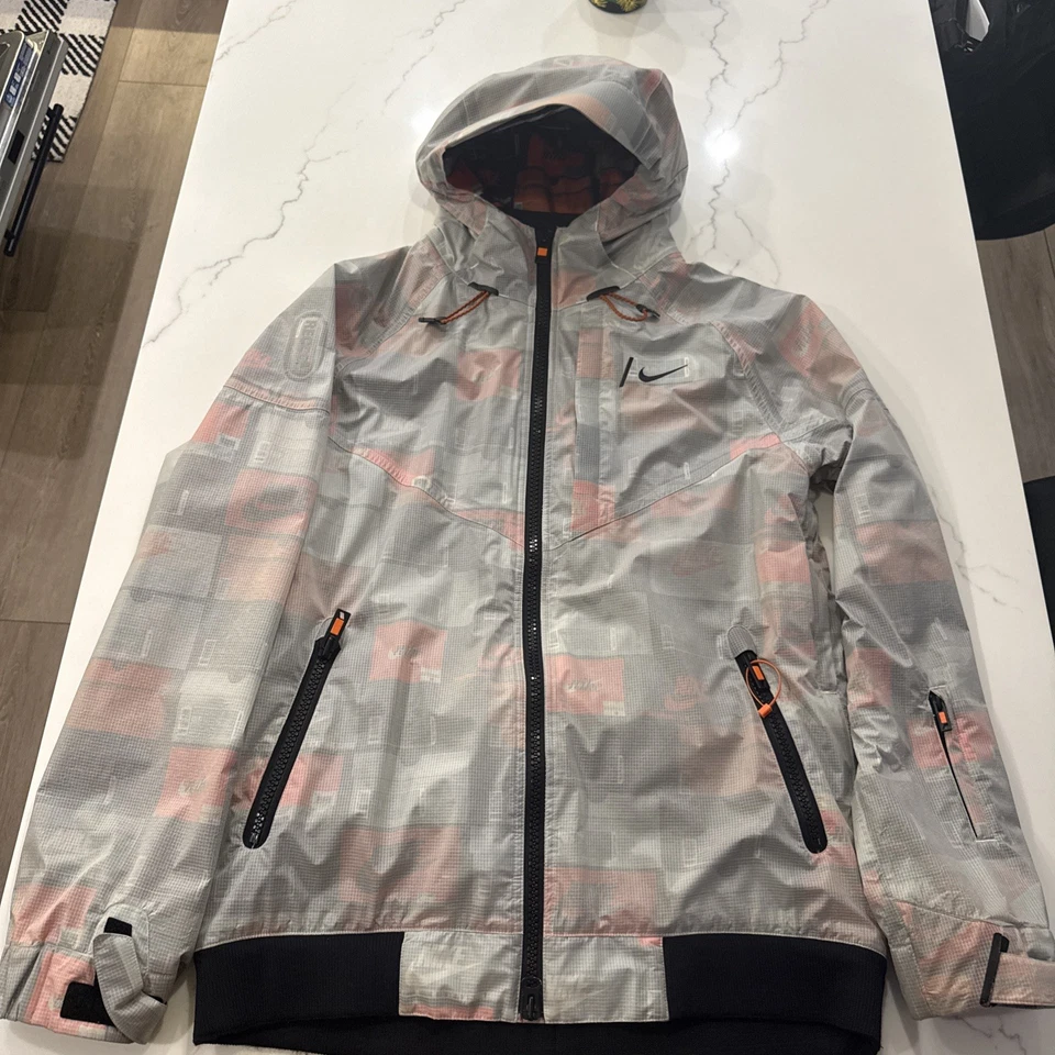 Super Rare Nike Snowboard Jacket Size L - Image 1 of 4