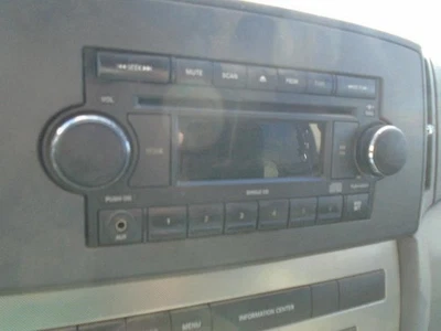 Equipo de audio receptor de radio chasis cabina compatible con camioneta Dodge 3500 06-10 576529 Foto 1 de 4