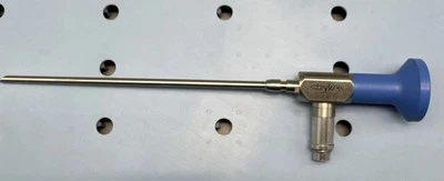 Artroscopio Stryker 502-477-045 4 mm 45 ° bloqueo de velocidad autoclavable, 140 mm Foto 1 de 4